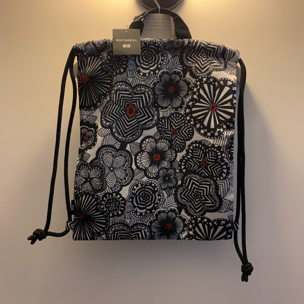 UNIQLO Marimekko NWT Gym Sac flower print❤️